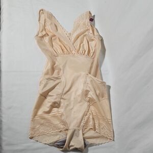 Source Unknown Cream Lace Slip